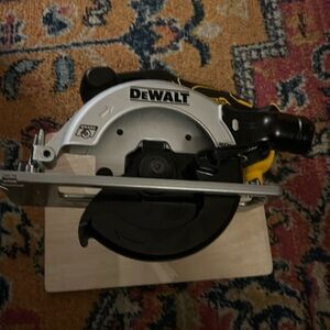 6 1/2 20volt brushless circular saw